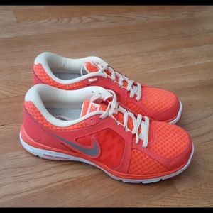 Nike dial fusion running shoes 6